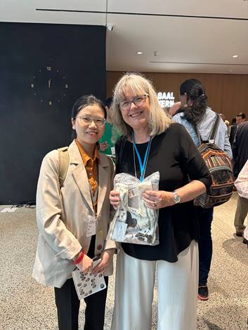 与Donna Strickland合影